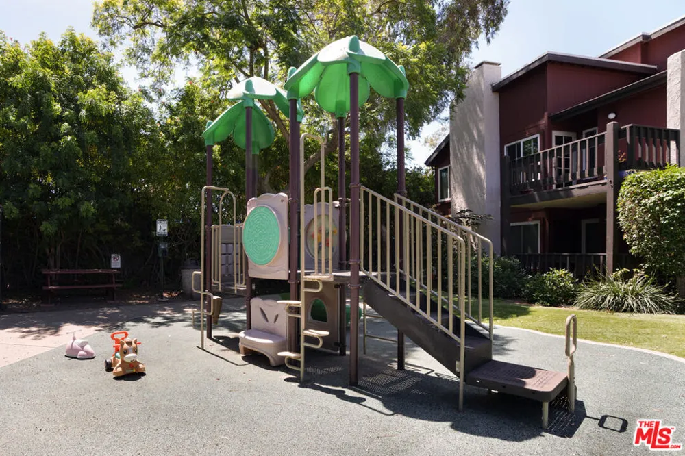 5045 Maytime Lane #119 Culver City, CA 90230