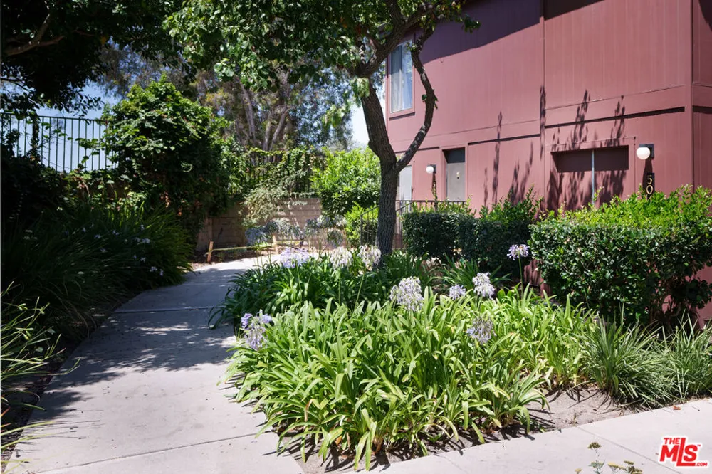 5045 Maytime Lane #119 Culver City, CA 90230