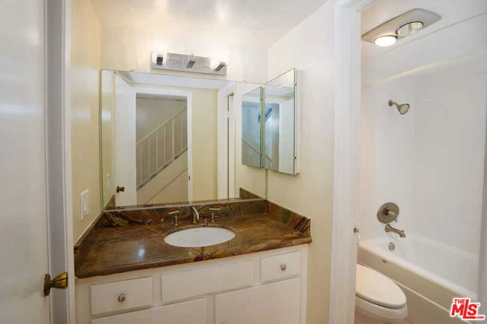 5045 Maytime Lane #119 Culver City, CA 90230