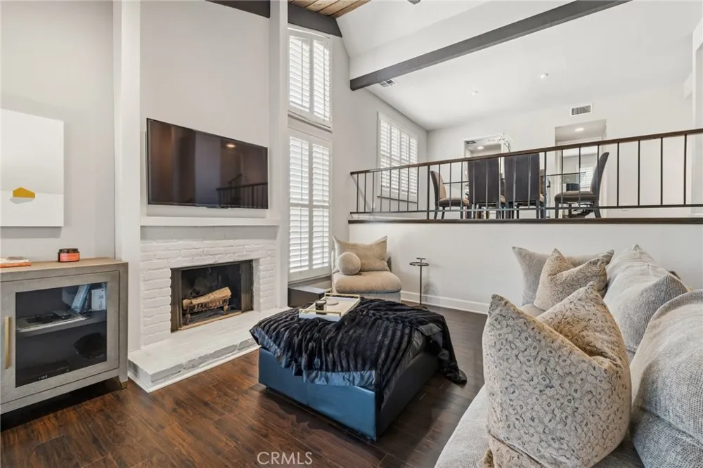 4231 Colfax Ave. #F Studio City, CA 91604