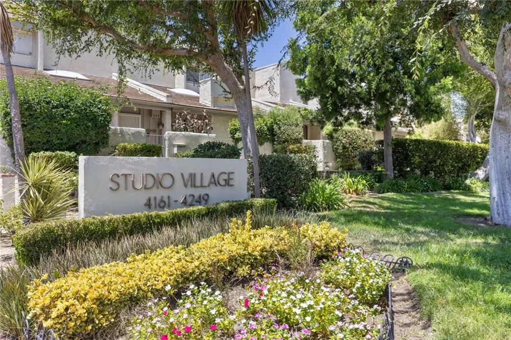 4231 Colfax Ave. #F Studio City, CA 91604
