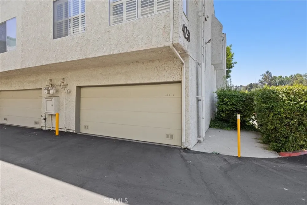 4231 Colfax Ave. #F Studio City, CA 91604