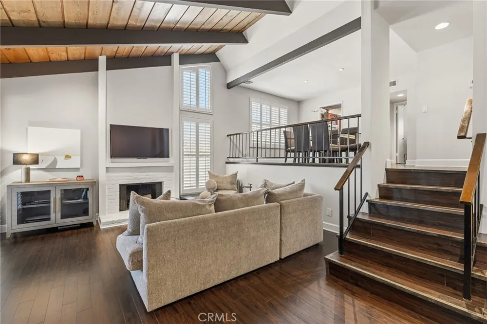 4231 Colfax Ave. #F Studio City, CA 91604
