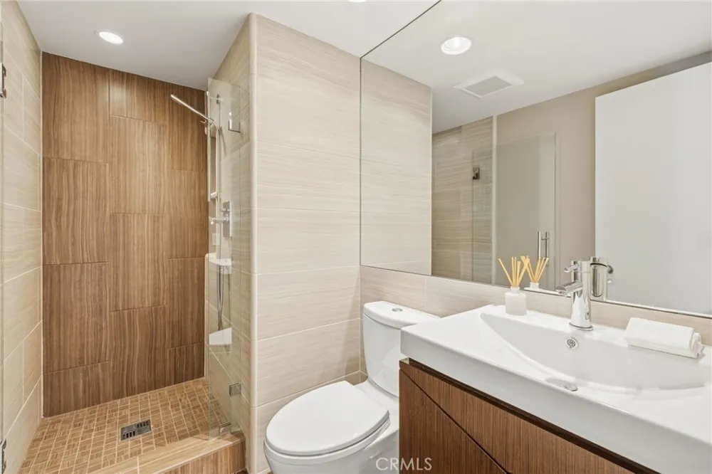 4231 Colfax Ave. #F Studio City, CA 91604