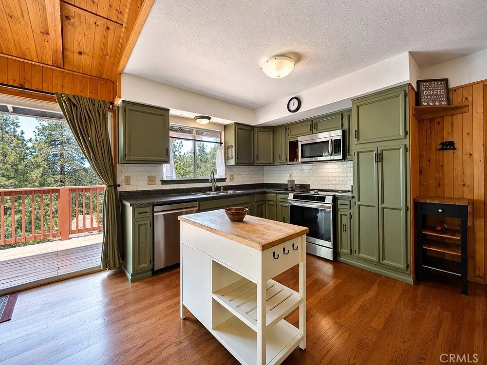1412 Lassen Pine Mountain Club, CA 93222
