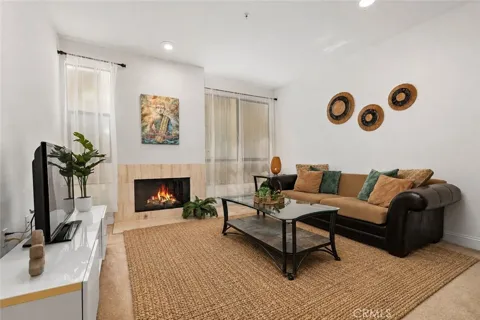 6938 Laurel Canyon #108