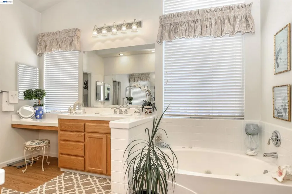 1989 Newport Dr Discovery Bay, CA 94505