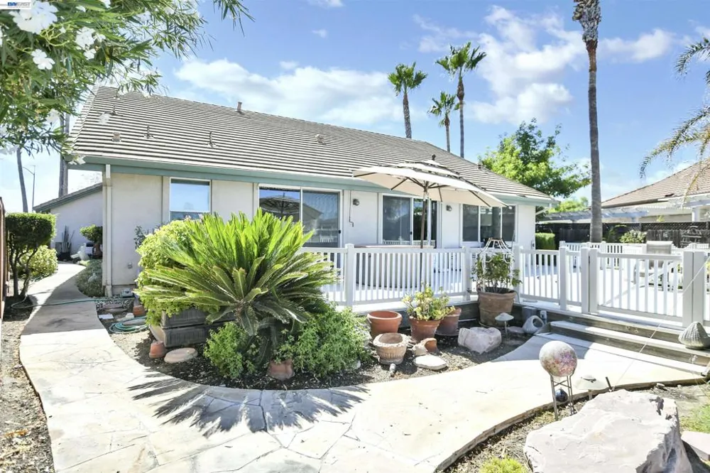 1989 Newport Dr Discovery Bay, CA 94505