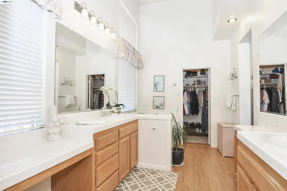 1989 Newport Dr Discovery Bay, CA 94505