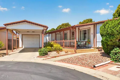 3 Poinsettia Gardens Drive #3