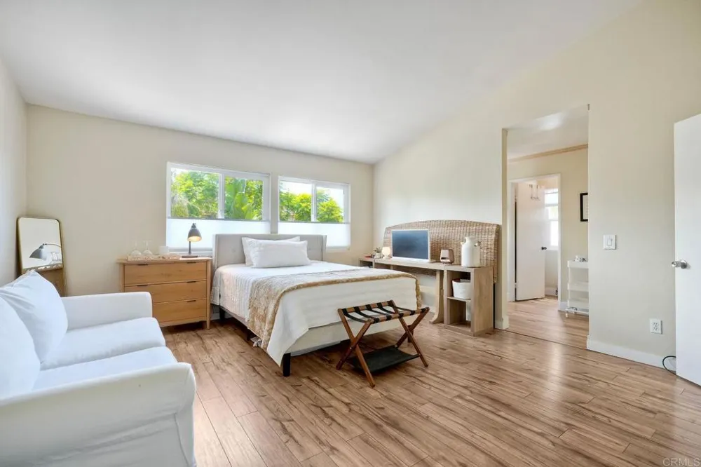 2422 Summerhill Drive Encinitas, CA 92024