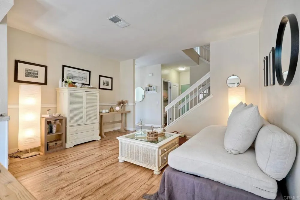 2422 Summerhill Drive Encinitas, CA 92024