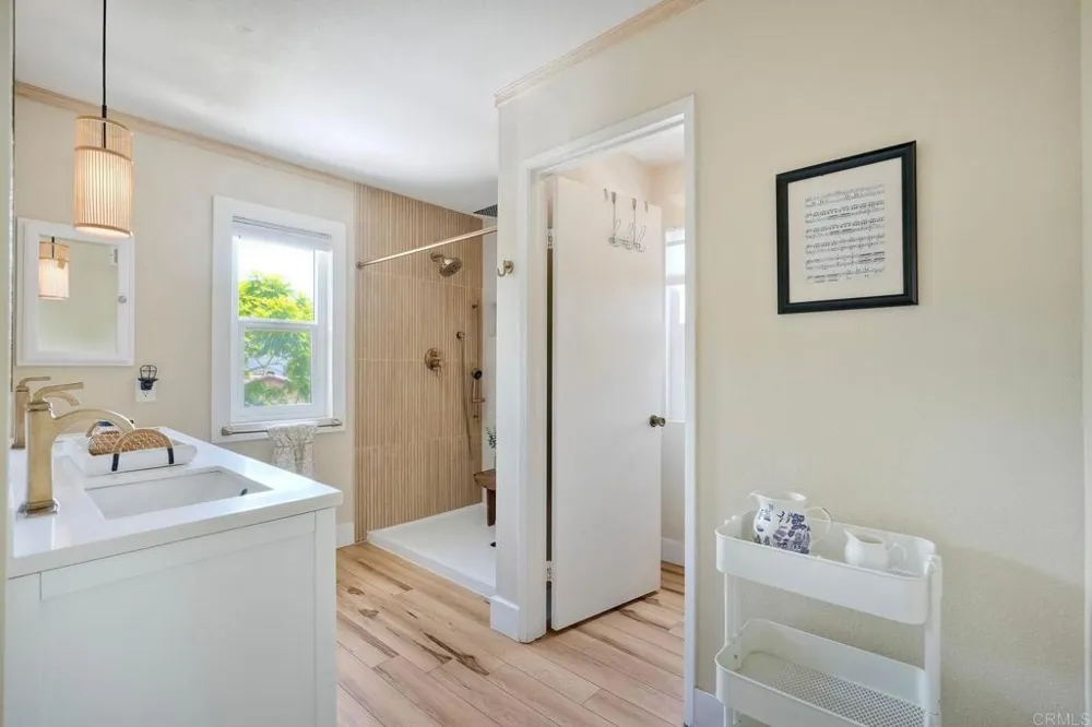 2422 Summerhill Drive Encinitas, CA 92024