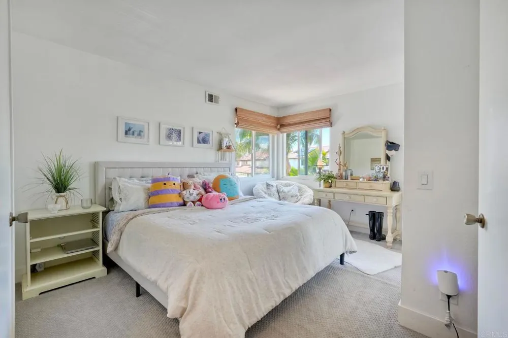 2422 Summerhill Drive Encinitas, CA 92024