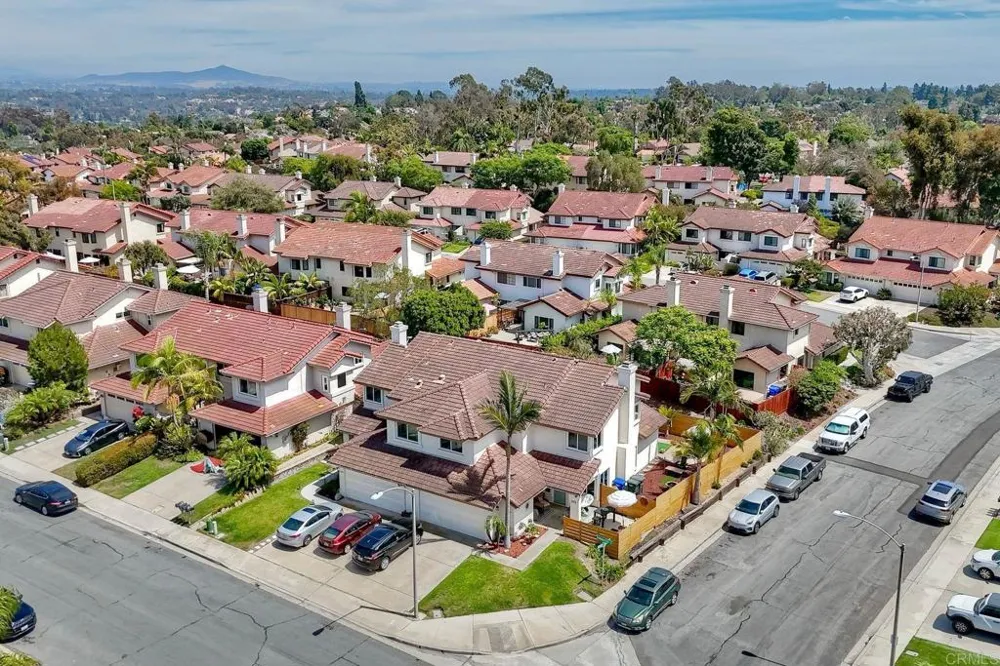 2422 Summerhill Drive Encinitas, CA 92024