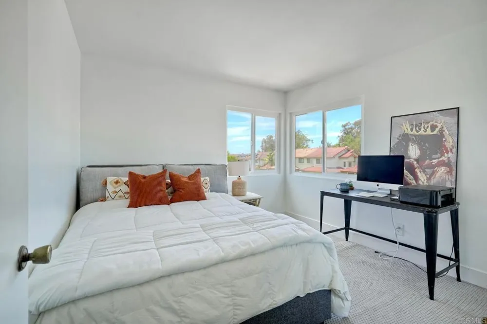 2422 Summerhill Drive Encinitas, CA 92024