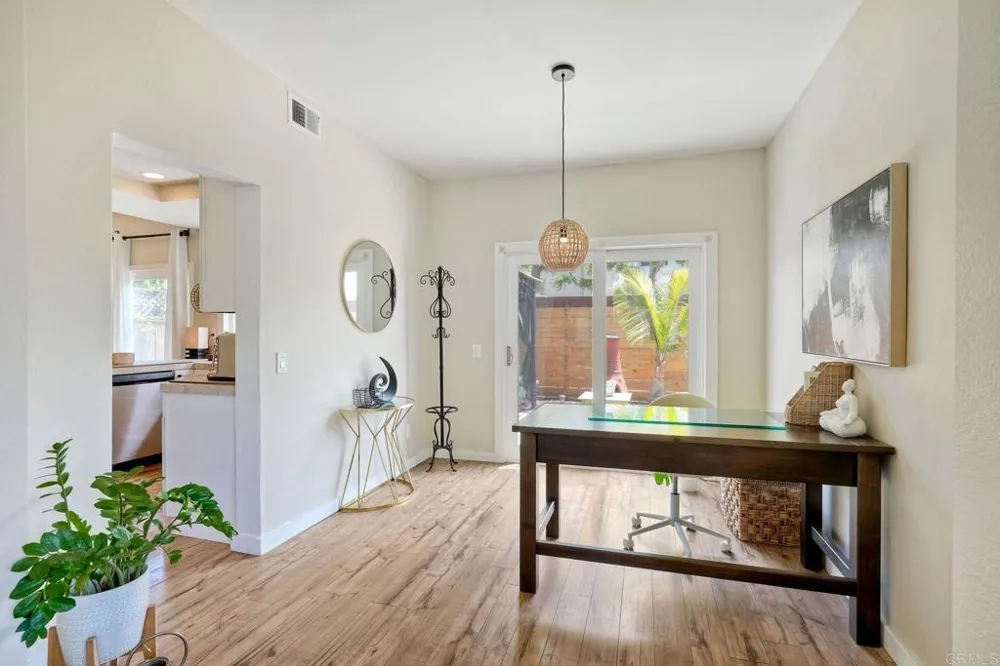 2422 Summerhill Drive Encinitas, CA 92024