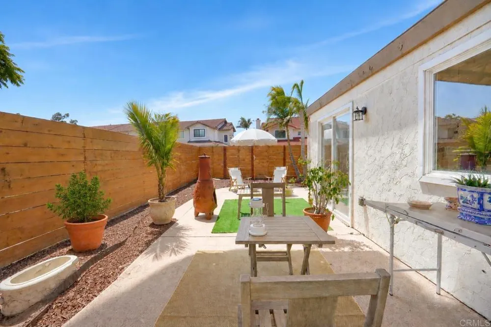 2422 Summerhill Drive Encinitas, CA 92024