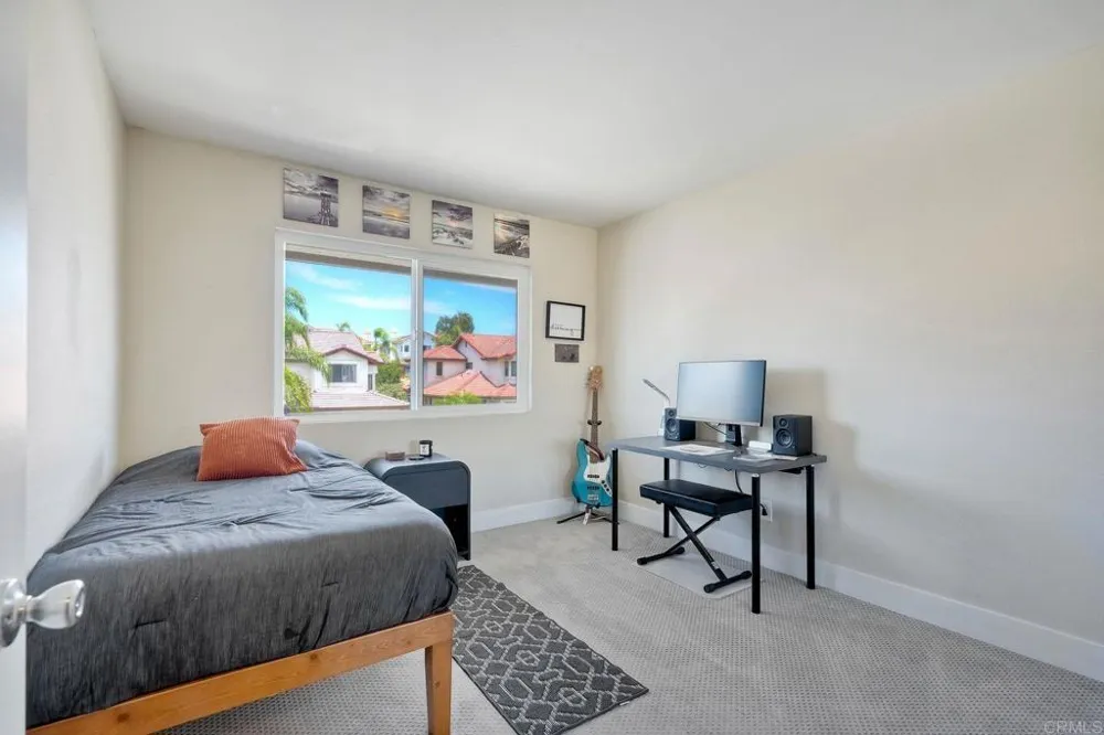 2422 Summerhill Drive Encinitas, CA 92024