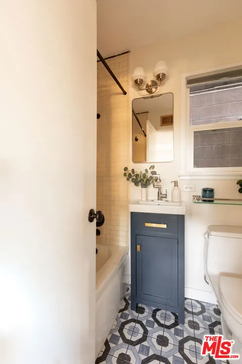 12458 Laurel Terrace Drive Studio City, CA 91604