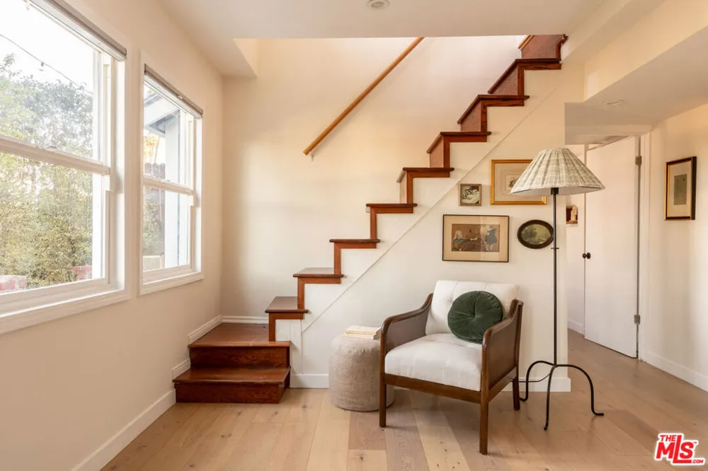 12458 Laurel Terrace Drive Studio City, CA 91604