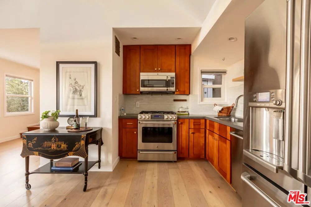 12458 Laurel Terrace Drive Studio City, CA 91604