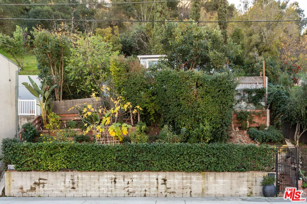 12458 Laurel Terrace Drive Studio City, CA 91604