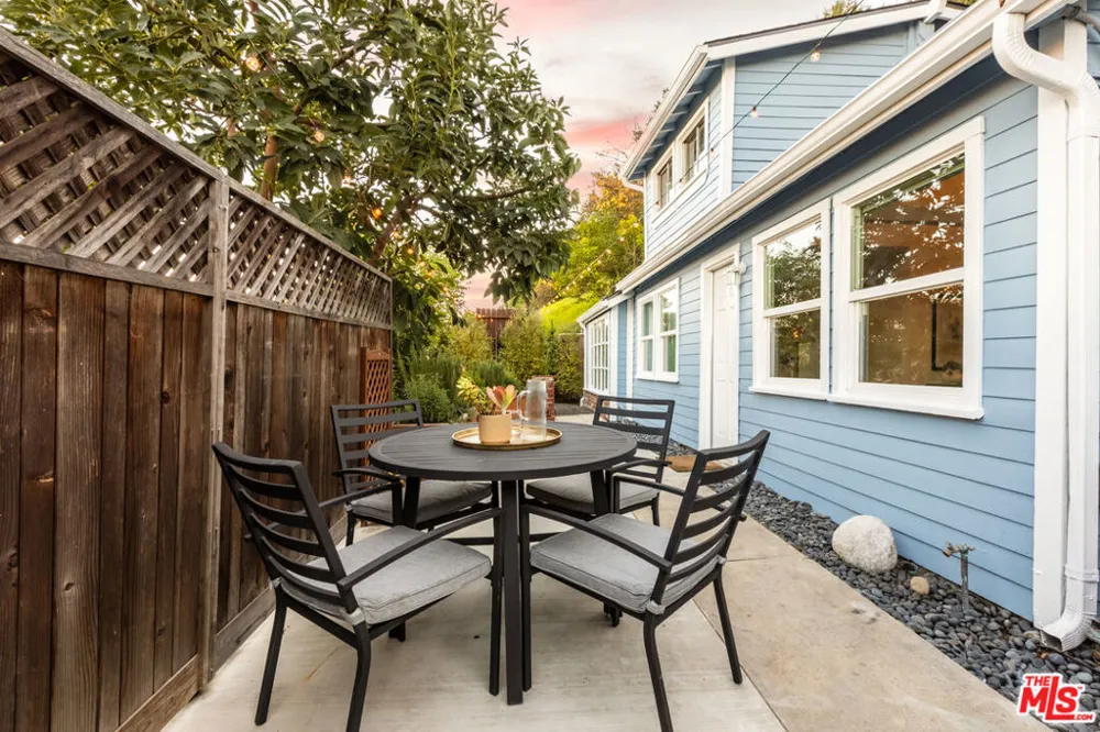 12458 Laurel Terrace Drive Studio City, CA 91604
