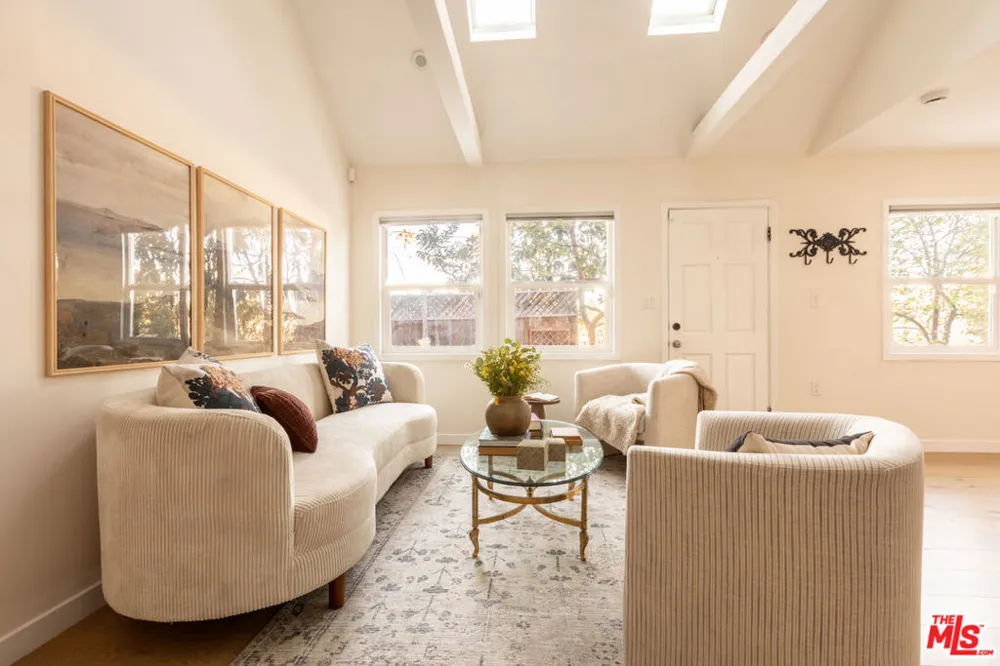 12458 Laurel Terrace Drive Studio City, CA 91604
