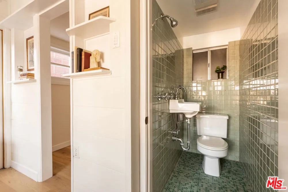 12458 Laurel Terrace Drive Studio City, CA 91604