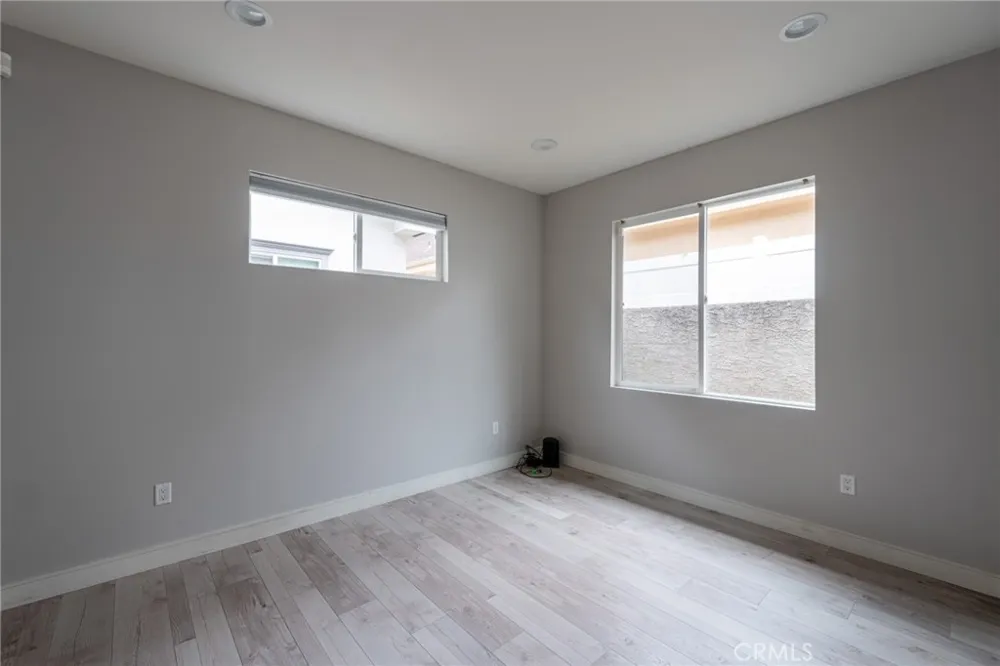 6938 Peach Avenue Van Nuys, CA 91406