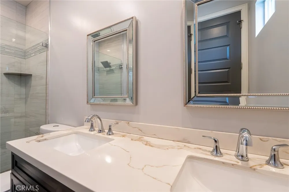 6938 Peach Avenue Van Nuys, CA 91406