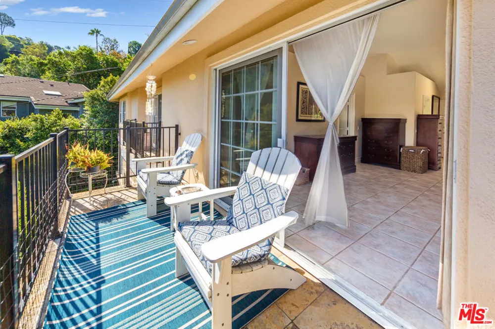 3827 Berry Drive Studio City, CA 91604