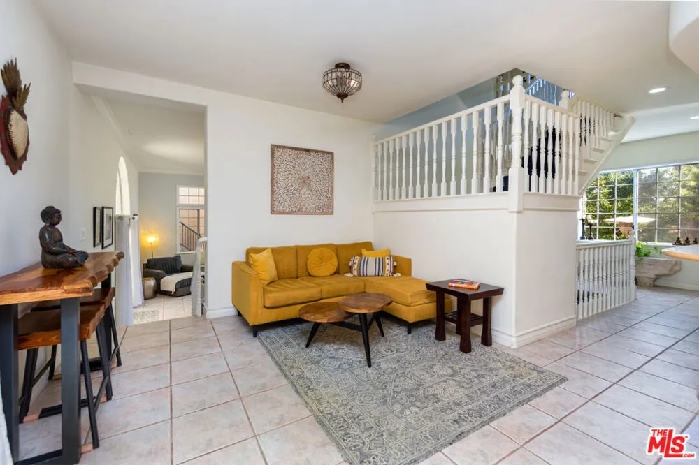 3827 Berry Drive Studio City, CA 91604