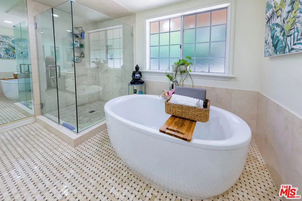 3827 Berry Drive Studio City, CA 91604
