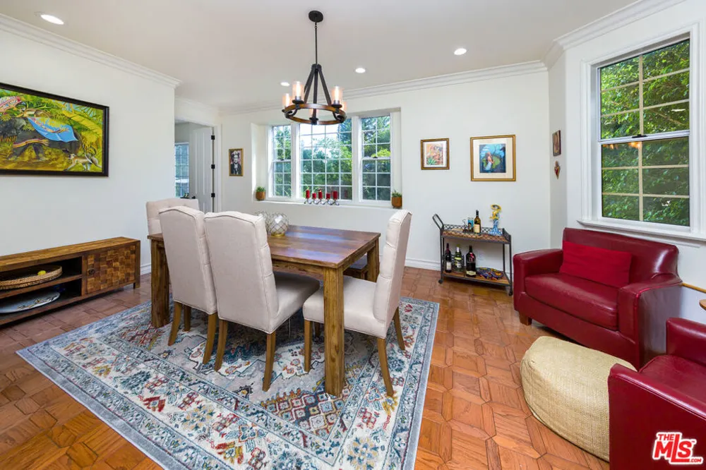 3827 Berry Drive Studio City, CA 91604