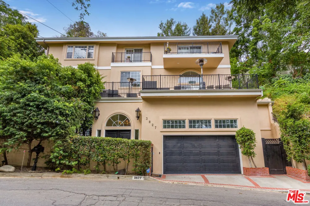 3827 Berry Drive Studio City, CA 91604