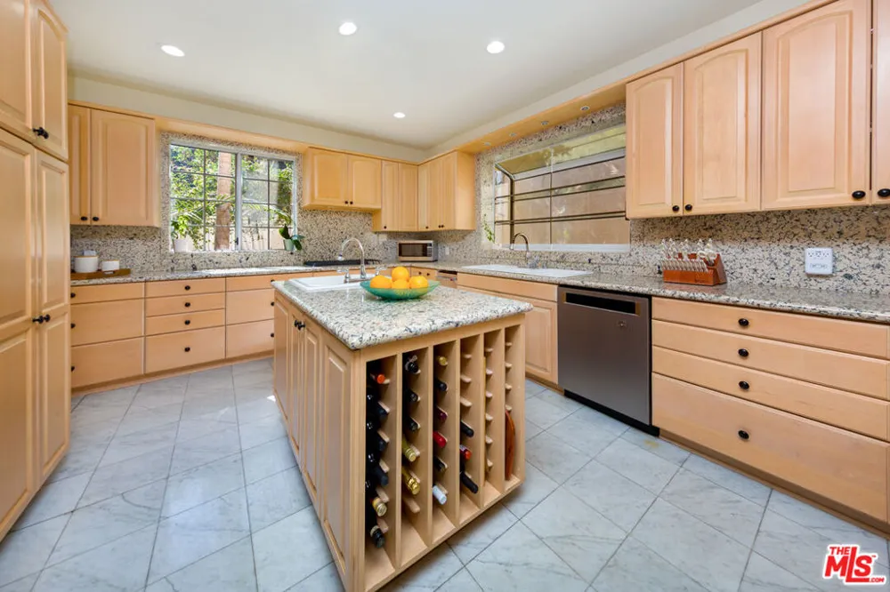 3827 Berry Drive Studio City, CA 91604