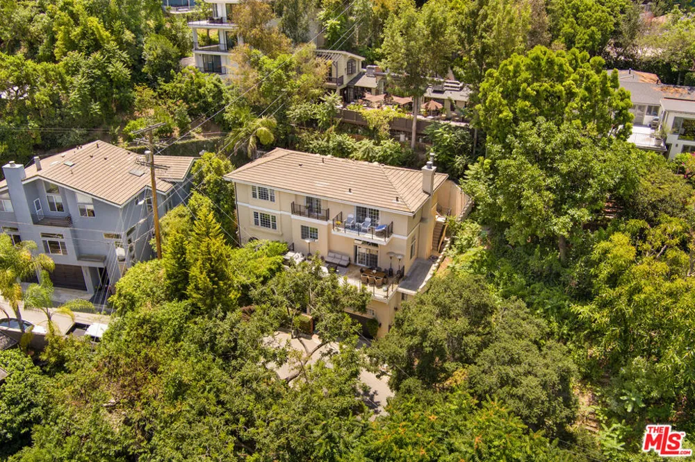 3827 Berry Drive Studio City, CA 91604