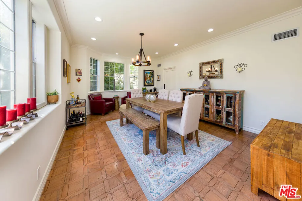 3827 Berry Drive Studio City, CA 91604