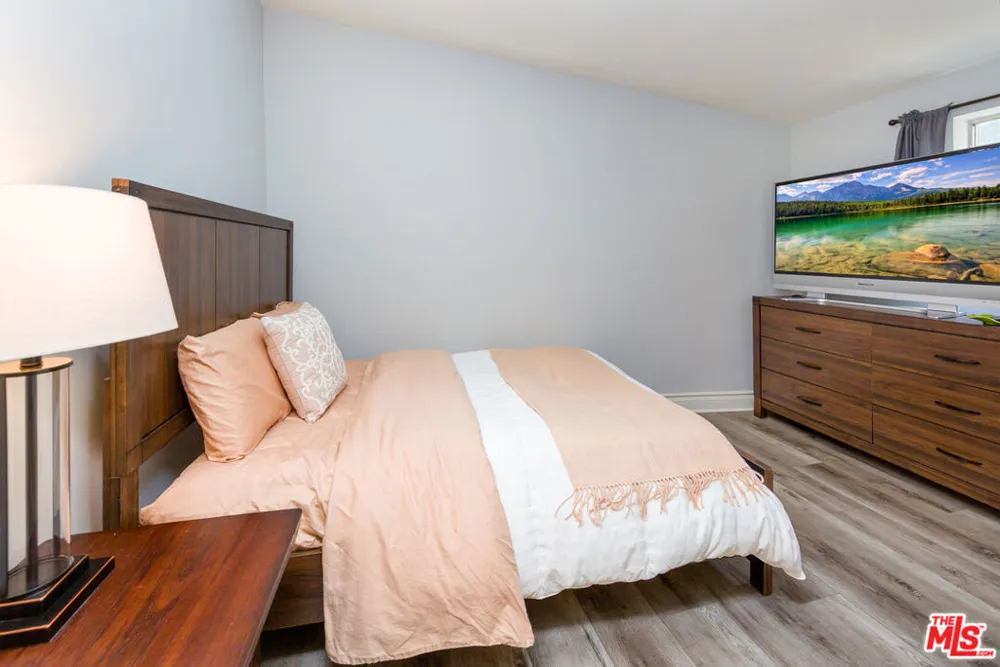 3827 Berry Drive Studio City, CA 91604