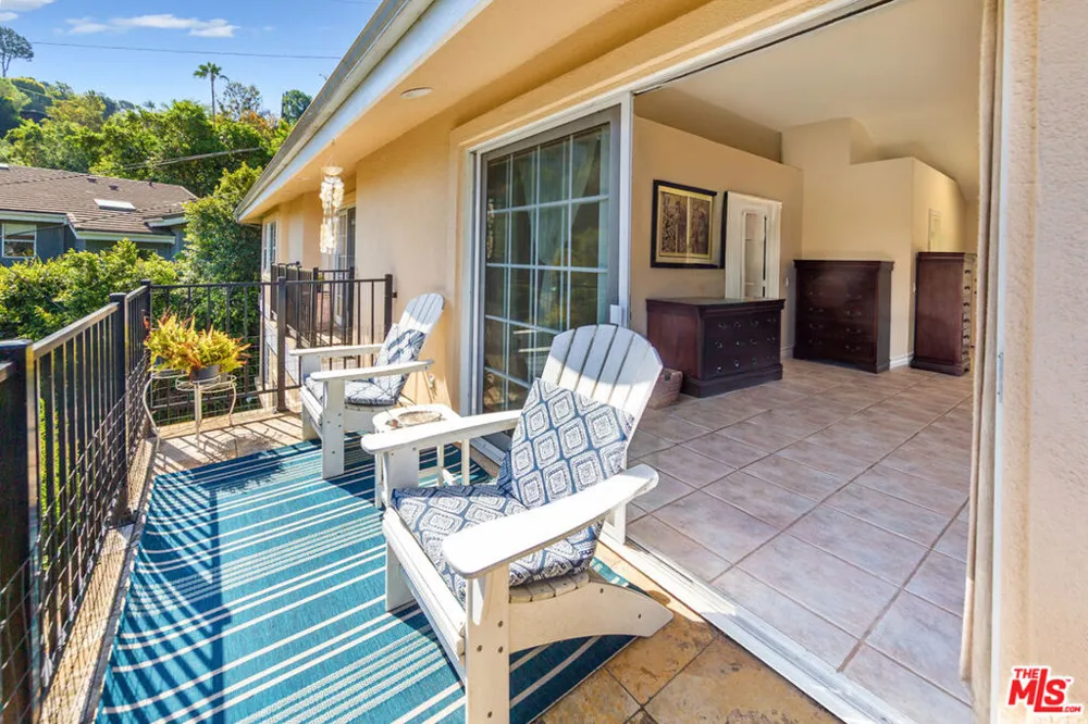 3827 Berry Drive Studio City, CA 91604