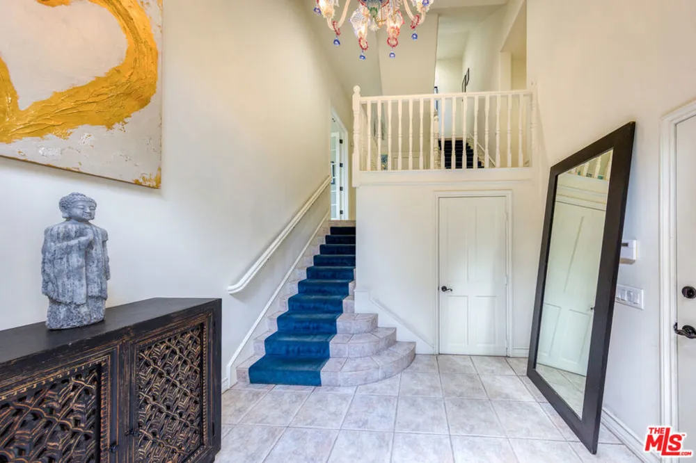 3827 Berry Drive Studio City, CA 91604