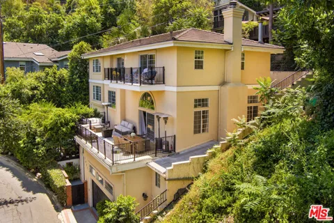 3827 Berry Drive