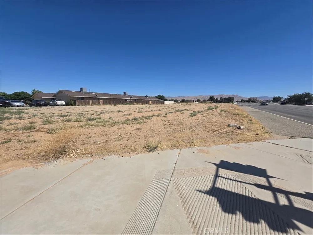 Navajo Apple Valley, CA 92308