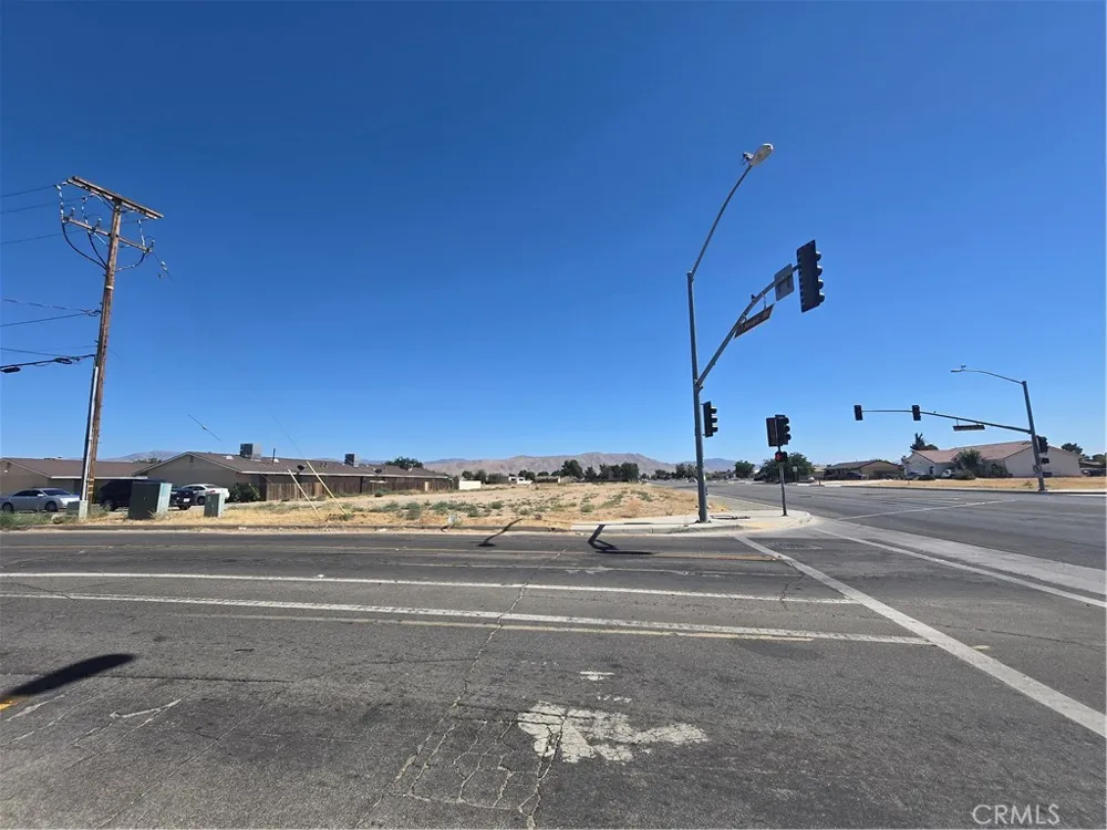 Navajo Apple Valley, CA 92308