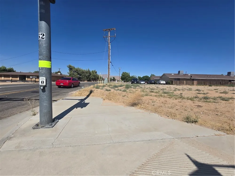 Navajo Apple Valley, CA 92308