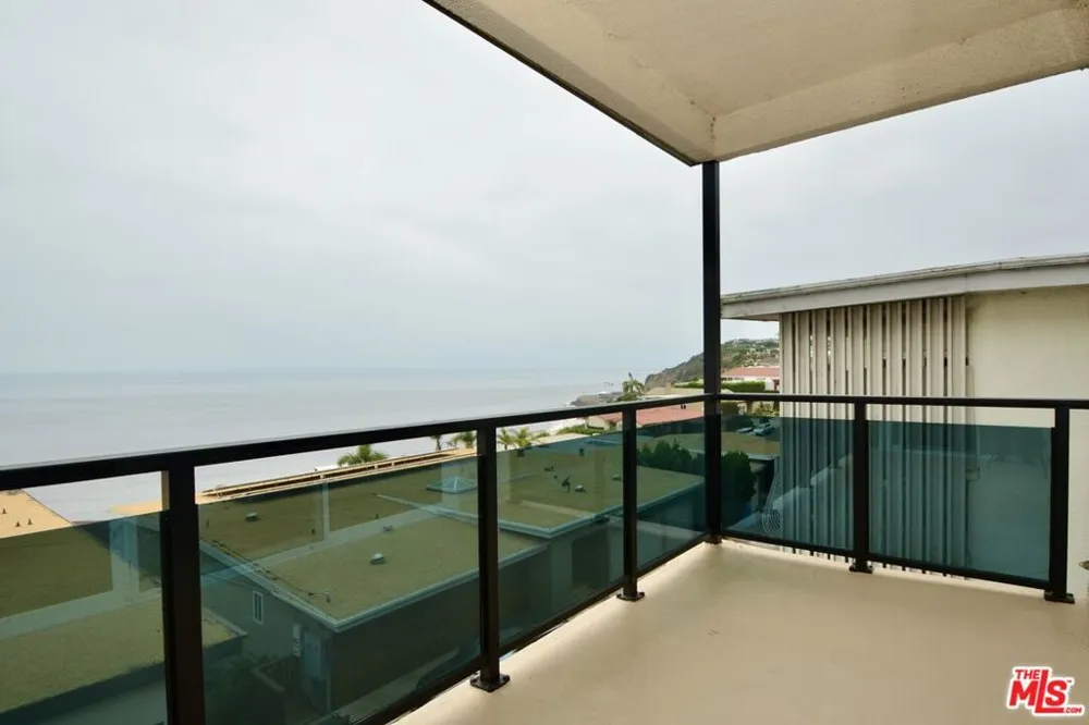 18069 Coastline Drive #10 Malibu, CA 90265