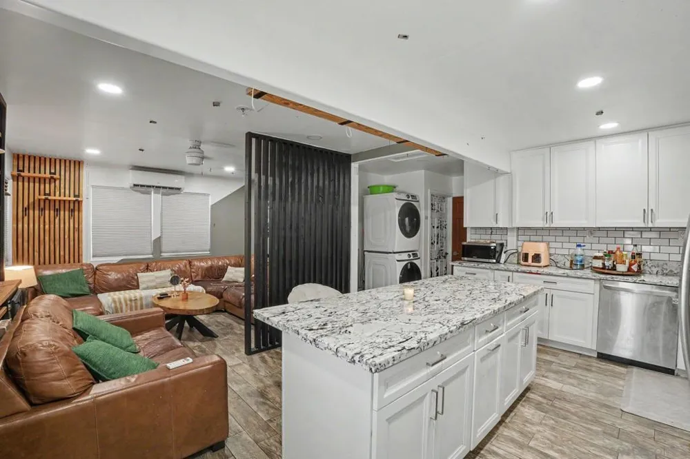 1367 E Madison Ave El Cajon, CA 92021