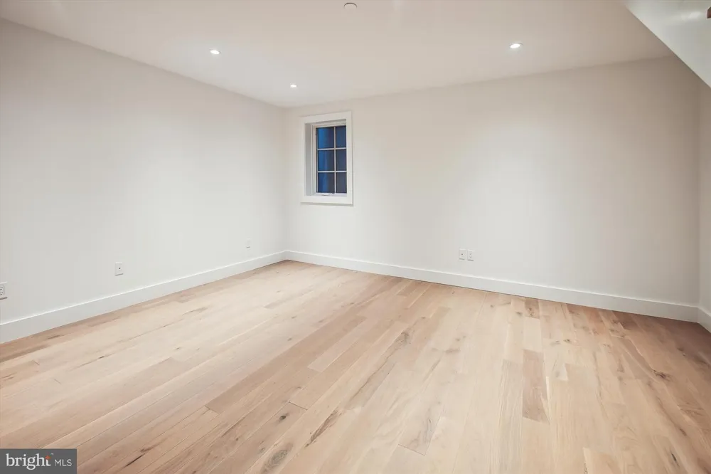 699 GIDDINGS AVENUE Annapolis, MD 21401